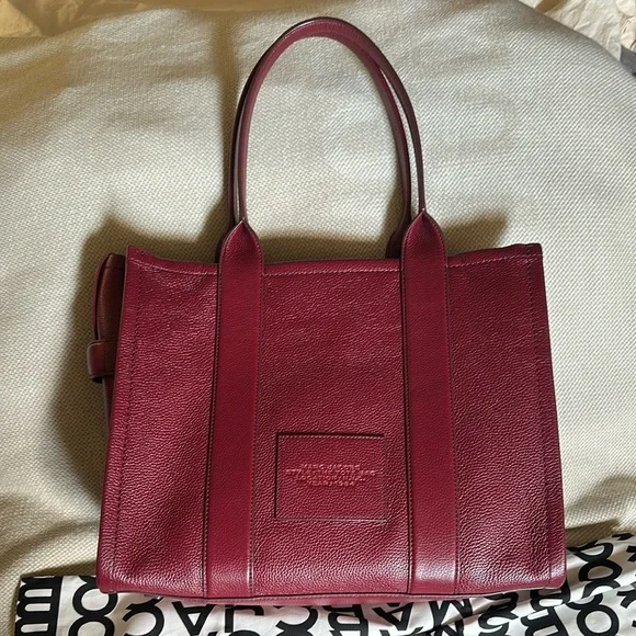 Marc Jacobs The Tote Bag in Large - Picture 2 of 11